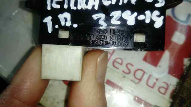 935782D000 Botón de encendido del motor del elevalunas delantero derecho  comprar en Zaragoza