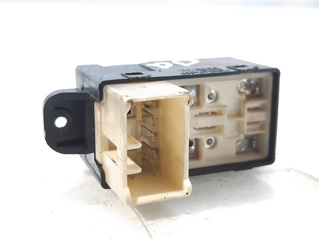 935782D000 HYUNDAI Botón de elevalunas delantero derecho comprar Madrid