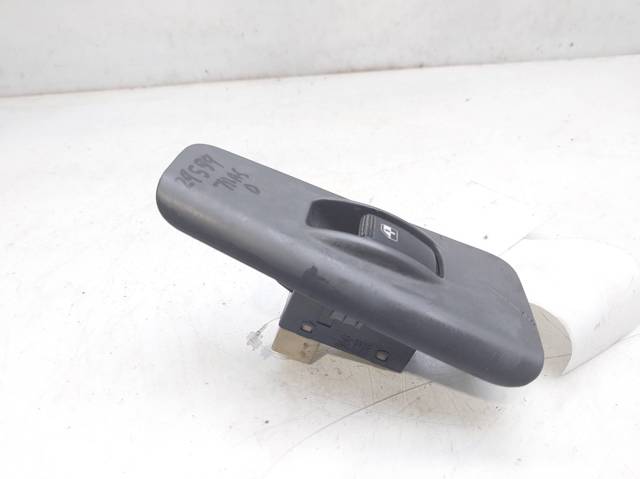 HYUNDAI 935782D000 Botón de elevalunas delantero derecho  en stock Valencia