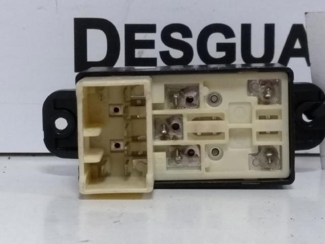 935782D000 Botón de elevalunas delantero derecho  en stock Granada