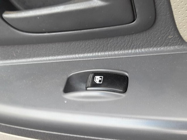 935782D000 Botón de encendido del motor del elevalunas delantero derecho  comprar en Zaragoza
