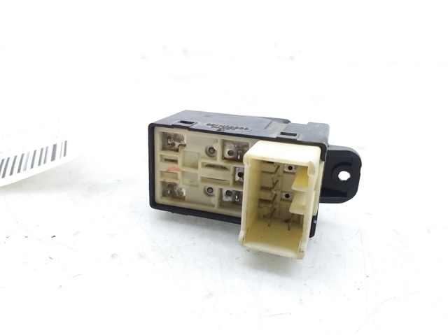 935782D000 HYUNDAI Botón de elevalunas delantero derecho comprar Bilbao