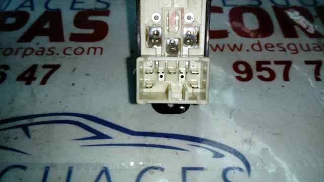 935782D000 Botón de encendido del motor del elevalunas delantero derecho  disponible Utrera
