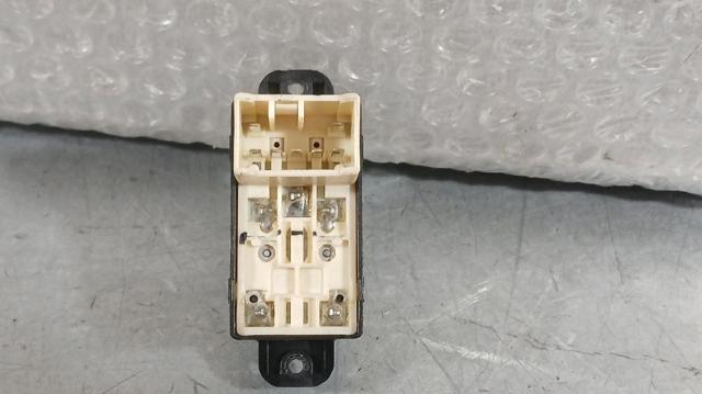 HYUNDAI 935782D000 Botón de encendido del motor del elevalunas delantero derecho  disponible Valladolid