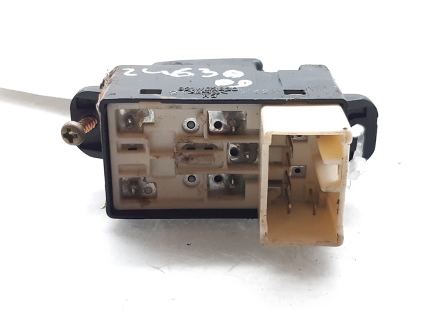 HYUNDAI 935782D000 Botón de encendido del motor del elevalunas delantero derecho  disponible Valladolid