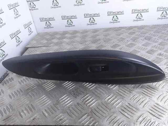 935804A000 HYUNDAI Botón de elevalunas delantero derecho comprar Bilbao