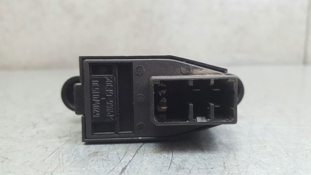 935804A000 HYUNDAI Botón de elevalunas delantero derecho comprar Bilbao