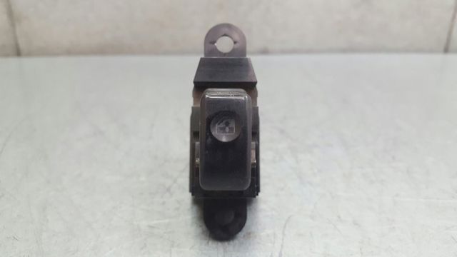 935804A000 HYUNDAI Botón de encendido del motor del elevalunas delantero derecho  disponible Ourense