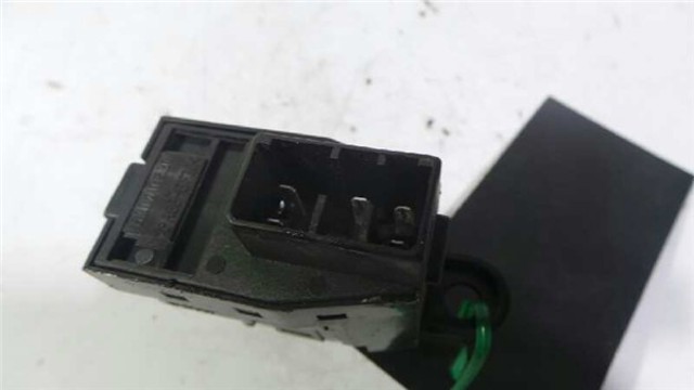 935804A000 HYUNDAI Botón de encendido del motor del elevalunas delantero derecho  comprar en Jaén
