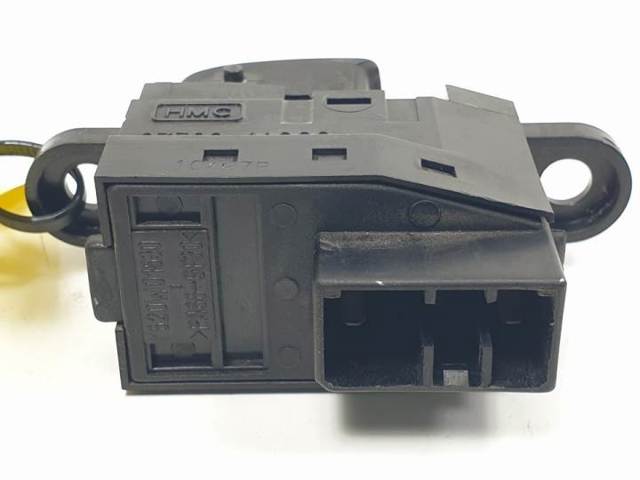 935804A000 HYUNDAI Botón de encendido del motor del elevalunas delantero derecho  comprar en Jaén
