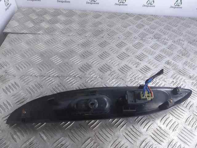 HYUNDAI 935804A000 Botón de elevalunas delantero derecho  en stock Terrassa