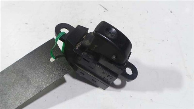 HYUNDAI 935804A000 Botón de elevalunas delantero derecho comprar Barcelona