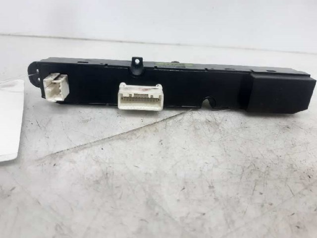 937001H000 HYUNDAI Boton de luz de emergencía comprar Madrid