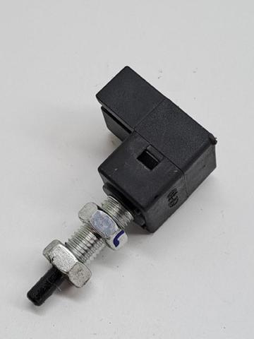 HYUNDAI 938403K000 Interruptor de embrague comprar Barcelona