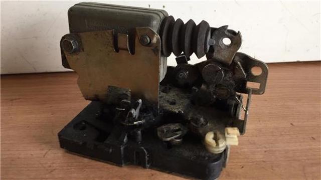 Cerradura de puerta 93924714 IVECO