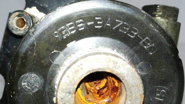 93BB3A674CB FORD Bomba de dirección comprar Alcalá