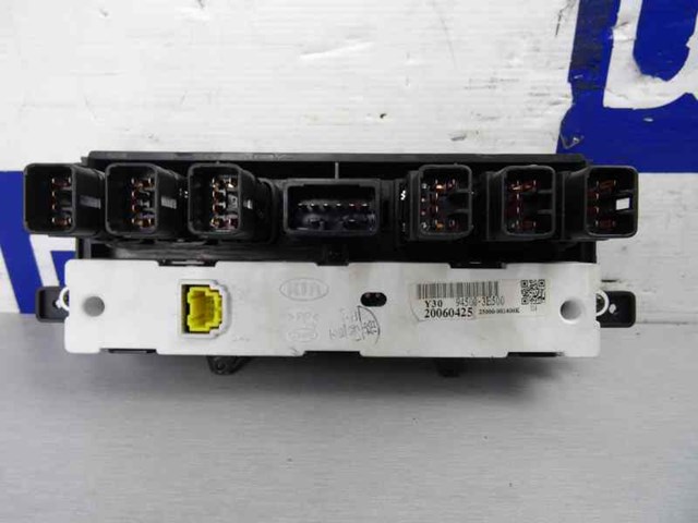 HYUNDAI 945003E500 Reloj interior  en stock Terrassa