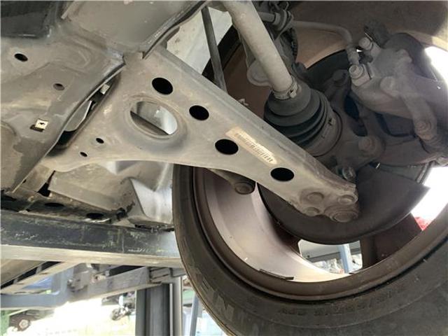 94540668 Brazo inferior izquierdo de la suspensión delantera  disponible Utrera