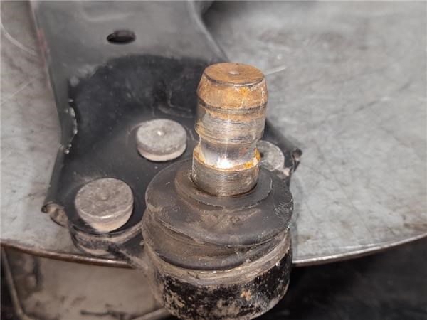 94540668 OPEL Brazo inferior izquierdo de la suspensión delantera  en stock Gandía