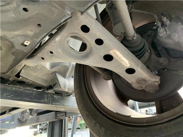 94540668 OPEL Brazo inferior izquierdo de la suspensión delantera  disponible Ourense