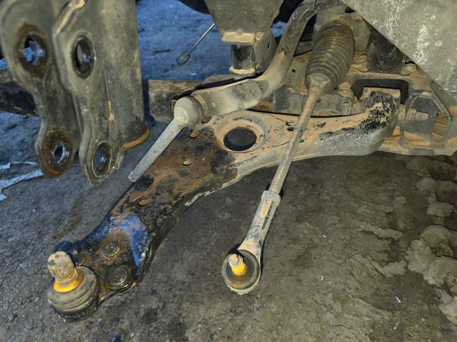 OPEL 94540668 Brazo inferior izquierdo de la suspensión delantera  disponible España