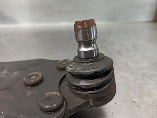 95017035 Brazo inferior izquierdo de la suspensión delantera  disponible Burgos