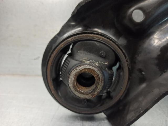 95017035 Brazo inferior izquierdo de la suspensión delantera  en stock Granada