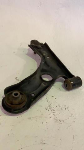 95017036 GM Brazo inferior derecho de la suspensión delantera  comprar en Oviedo
