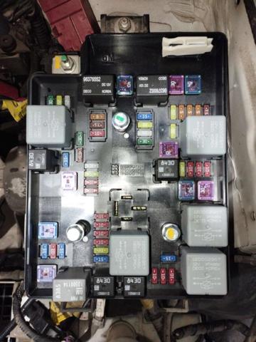Comprar Caja de fusibles Chevrolet Aveo  T300 a bajo precio