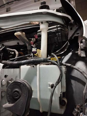 Deposito de agua de limpiaparabrisas Chevrolet Aveo  (T300)