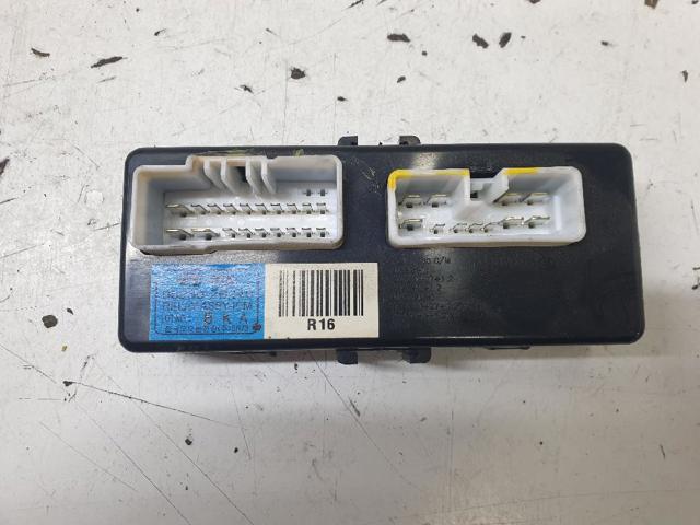 952302B240 Hyundai/Kia