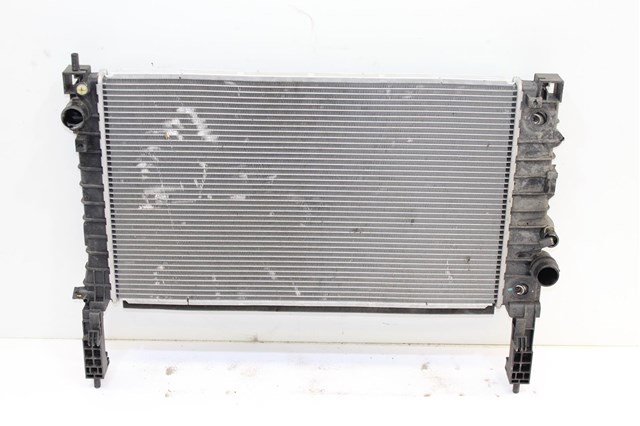 Radiador refrigeración del motor 95298556 Opel
