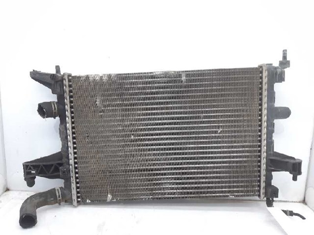 Radiador refrigeración del motor 95513833 Opel