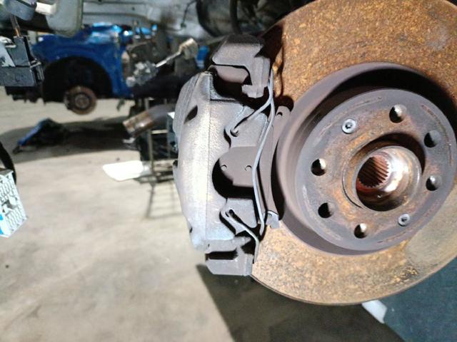 Pinza de freno, Eje delantero izquierda 95517022 OPEL