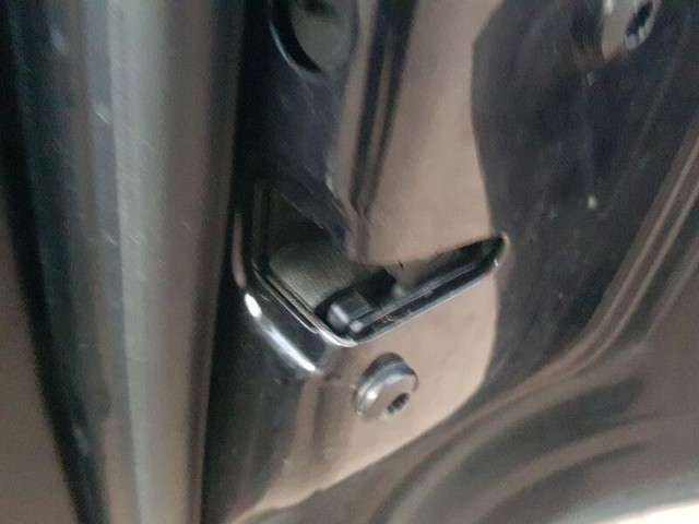95553201604 PORSCHE Cerradura de la puerta trasera derecha  disponible Ourense