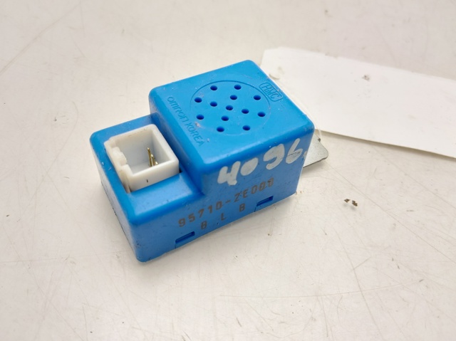 957102E000 Hyundai/Kia