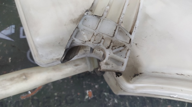 Depósito de limpiaparabrisas para Porsche Cayenne 92A