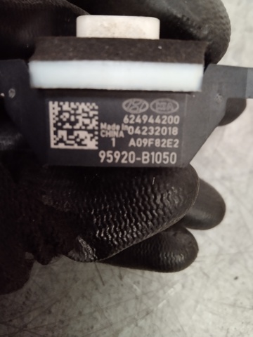 95920B1050 HYUNDAI Sensor de airbag delantero  en stock Huelva