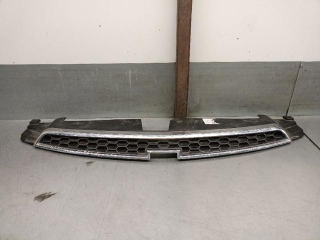 Comprar Parrilla del radiador Chevrolet Cruze  J300 a bajo precio