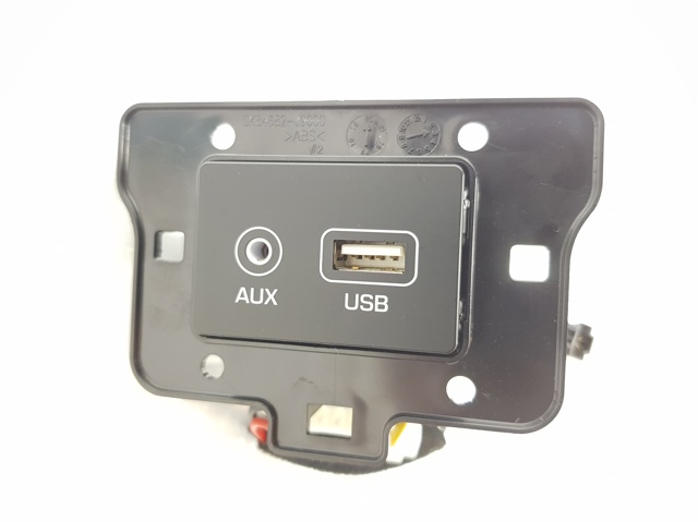 Concentrador USB 96120J9500 Hyundai/Kia