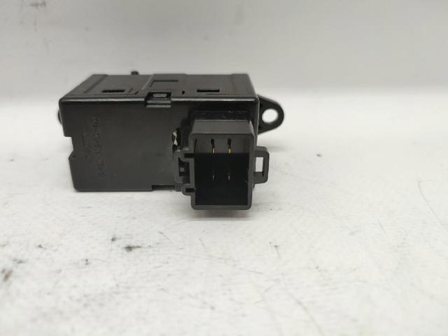 96190777 Botón de encendido del motor del elevalunas trasero  en stock Granada
