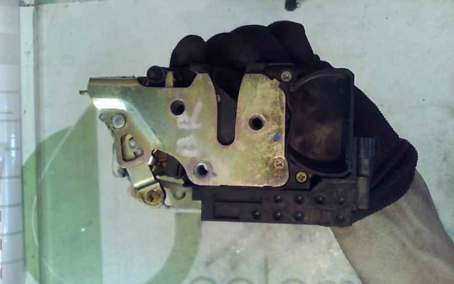 96272642 GM Cerradura de puerta delantera derecha  disponible Ourense