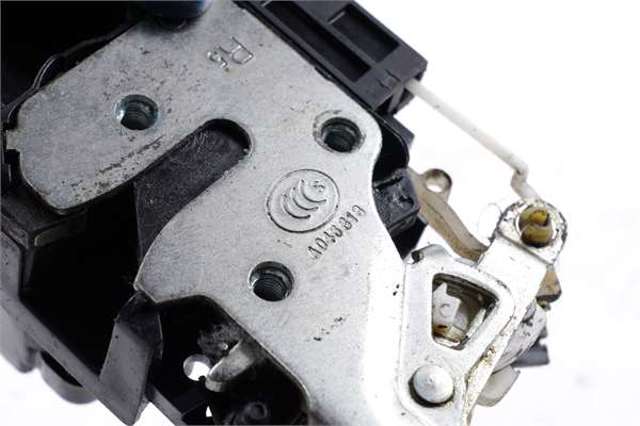 GM 96272644 Cerradura de puerta delantera derecha  disponible Valladolid