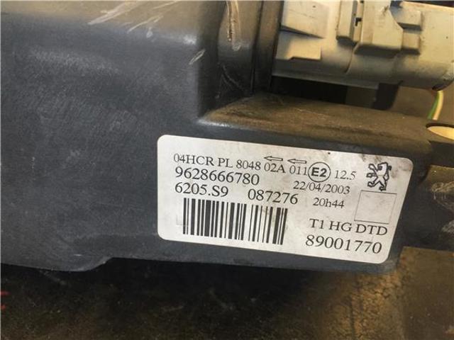 9628666780 Faro derecho  en stock Sabadell