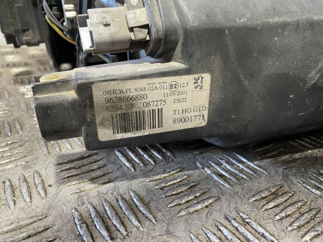PEUGEOT 9628666880 Faro izquierdo  en stock Terrassa