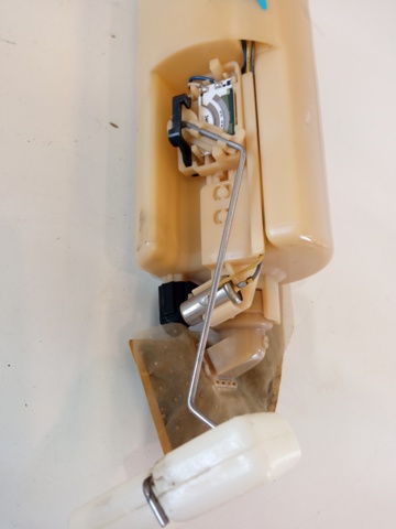 96350588 Módulo de bomba de combustible con sensor de nivel de combustible  disponible Málaga