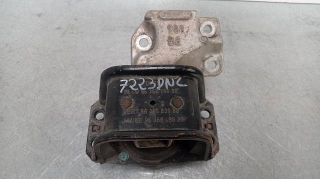9636270080 Soporte superior derecho del motor  en stock Granada