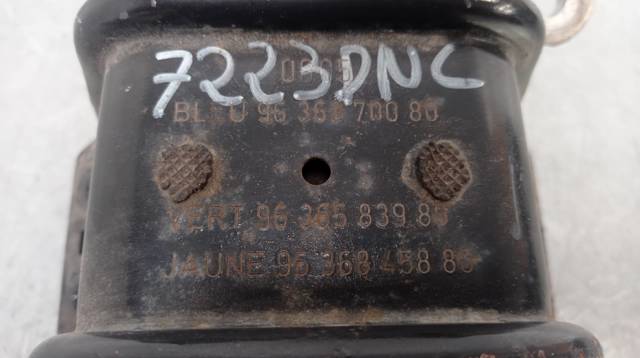 PEUGEOT 9636270080 Soporte superior derecho del motor  en stock Salamanca