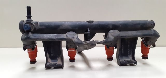 9636520780 PEUGEOT Rampa de combustible  en stock Huelva