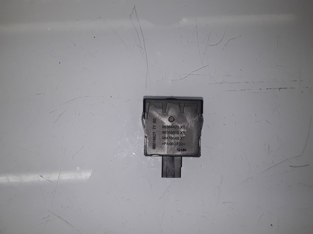 96384422XT PEUGEOT Botón del regulador de altura de faros  en stock Gandía